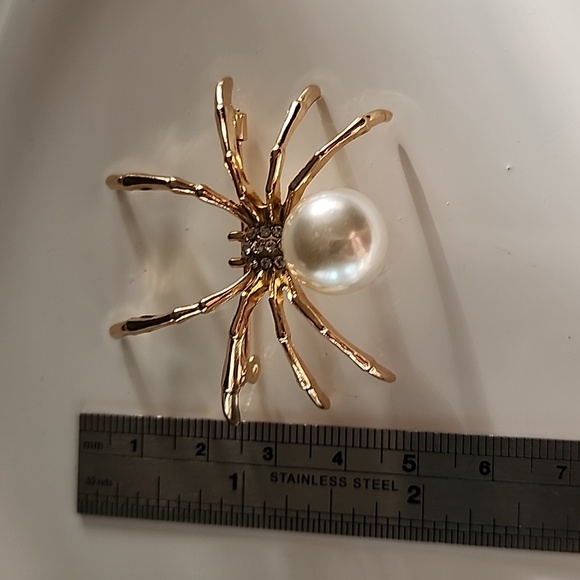 SPIDER Brooch Necklace Combo Simulated Pearl Gold - Picture 3 of 5